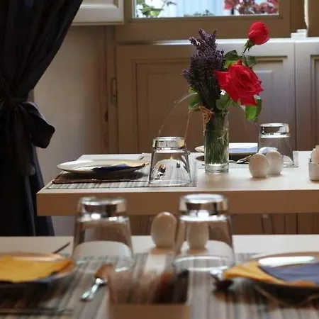Hotel Palazzo Busdraghi, Depoca